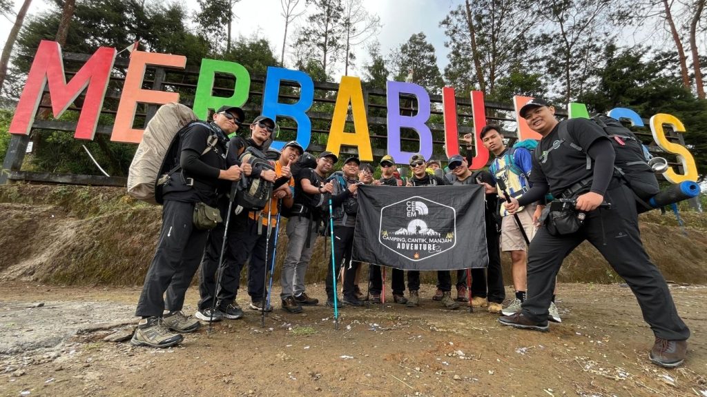 Menembus Langit Merbabu: Catatan Perjalanan CCM Adventure via Wekas