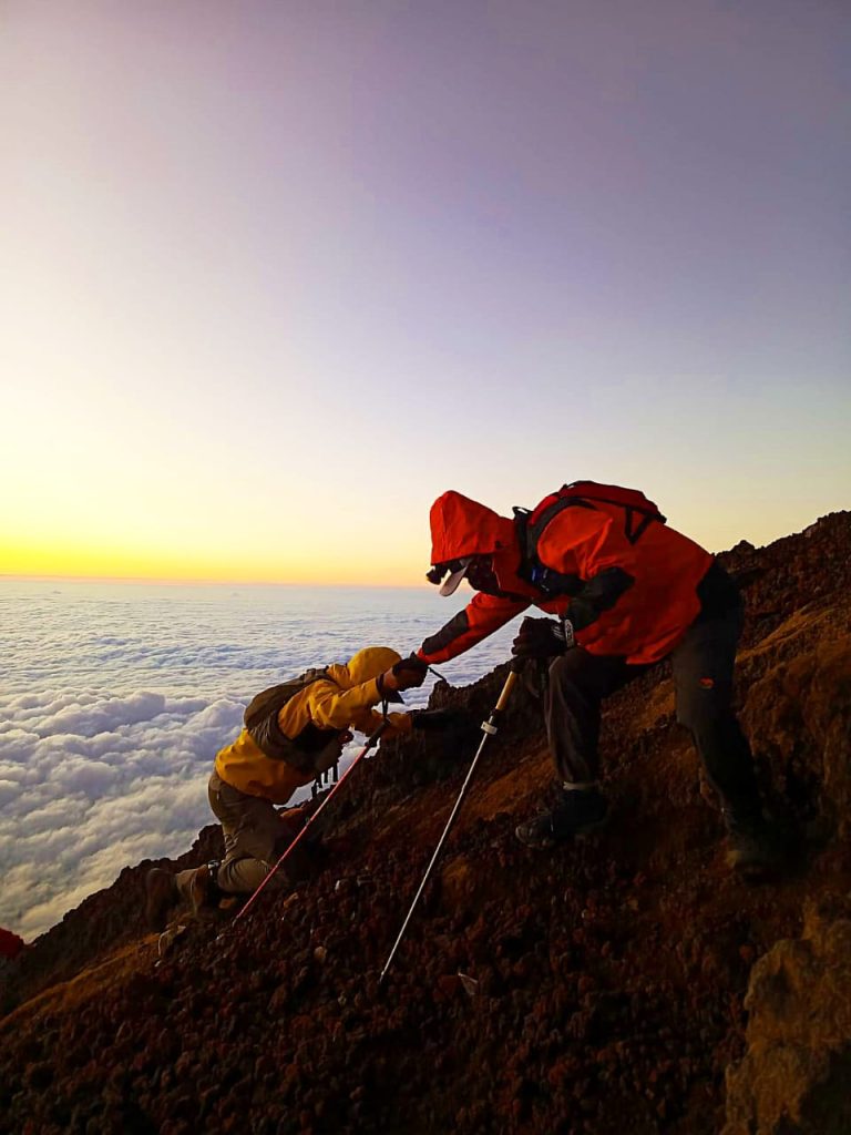 CCM Adventure Menjulang ke Atap Jawa Tengah: Gunung Slamet 3.428 mdpl via Bambangan